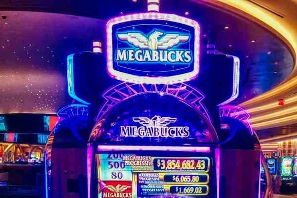 Une femme de Fort Lauderdale remporte 3,8 millions de dollars au Seminole Hard Rock Hotel & Casino
