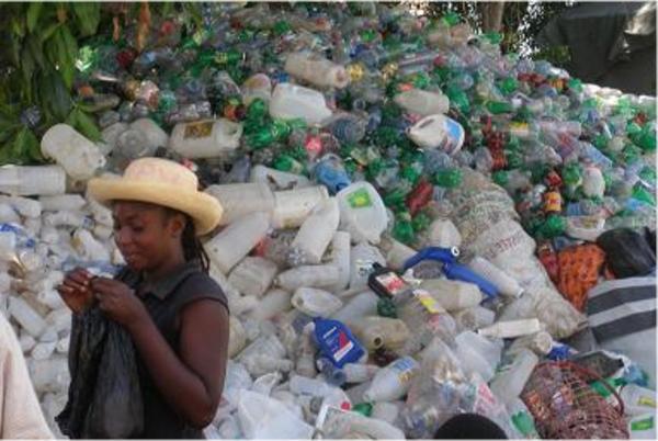 Les investissements touristiques compromis par les déchets en Haiti.