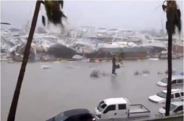 Rues inondées, bateaux naufragés, toitures envolées