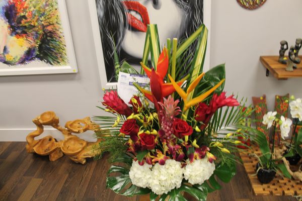 1er anniversaire de Flowers And Art De La Caraibe, Inc.